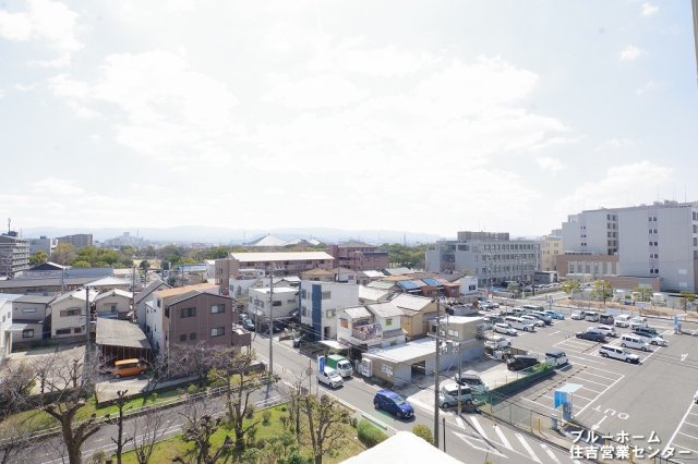 バルコニーからの眺望です。　南東向きで日当たりも良好です♪