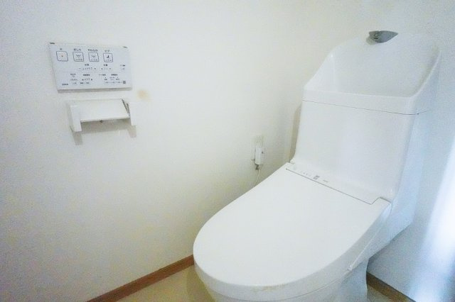 家族を感染症から守る温水洗浄便座を完備。