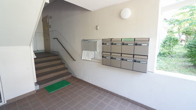 マンションエントランス