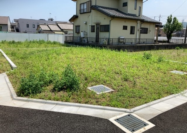 物件の詳細については、現地を見てわかること以外に、役所や法務局などで調べないとわからないことがあります。そのため、現地に行く場合は、もしこの物件を買ったらどのような生活ができるかをイメージしましょう。