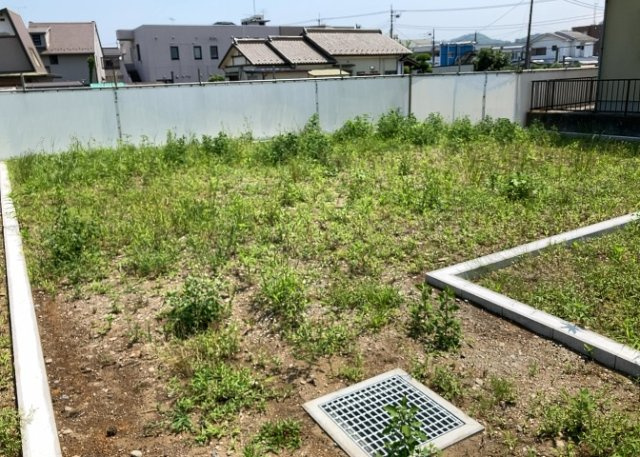 人が暮らすうえで日光は大切な要素となります。日当たりの良さは譲れないポイントですね。併せて近くに大きな建築物の建築予定がないか、あるいはそれが可能な土地が近くにないか事前に確認することもお勧めします。