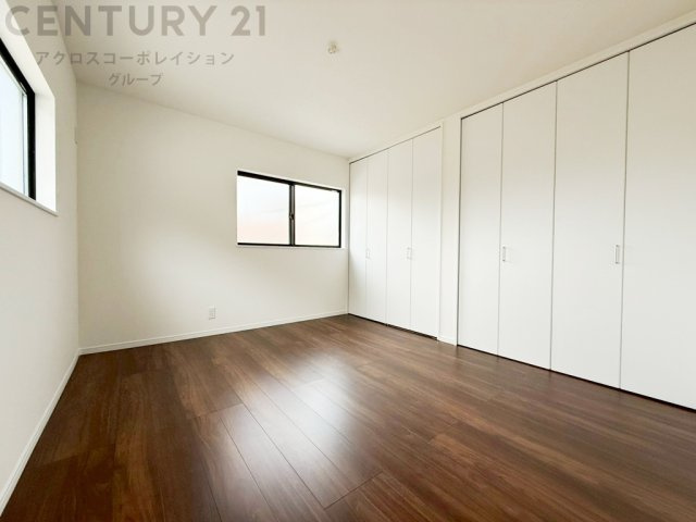 創造性や成長を促す遊びの空間を提供。学習や趣味に集中できる環境を整えます。個別のプライベートスペースは自己表現と自立心を育み、心地よい睡眠環境を整えリラックスできる場所を提供。　