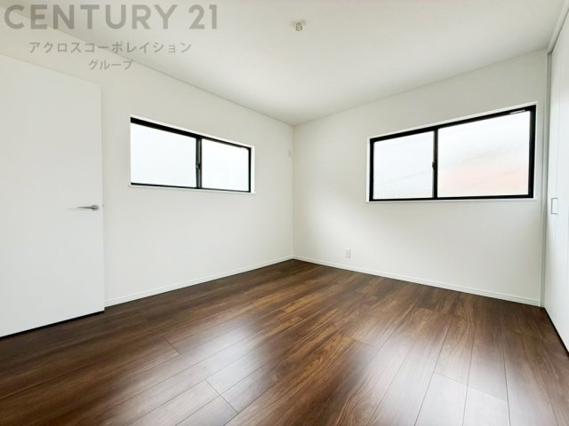 スタンダードな洋室です