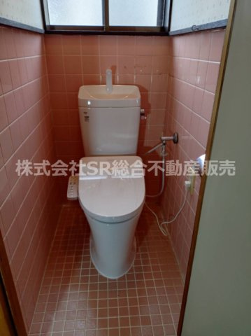 温水洗浄便座付きトイレに新調されました！