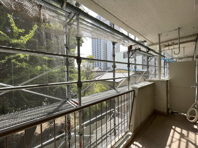 南向きで陽当たり良好のバルコニーです。　