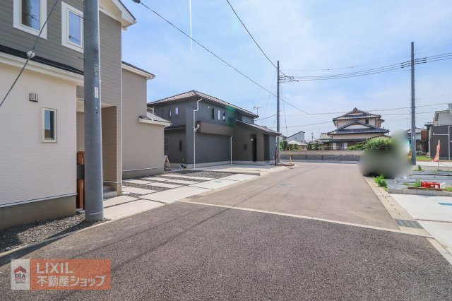 現地完成写真。道幅や駐車など、ご確認ください。