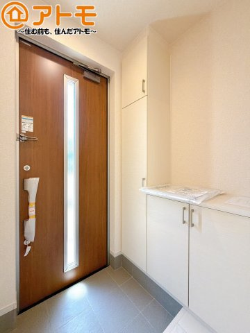 玄関は収納付きで使い勝手良好♪見た目もすっきり♪