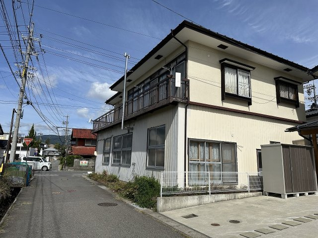 外観と前面道路