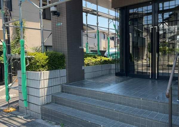 【レサージュ相模原壱番館の庭】