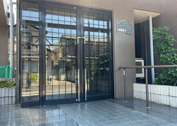 【レサージュ相模原壱番館のエントランス】