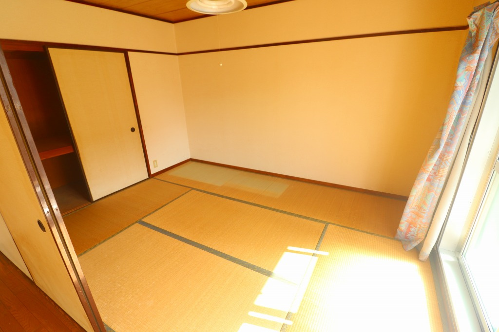 襖で仕切れば個室に、開ければ広々空間に。家族みんながのびのび過ごせます。