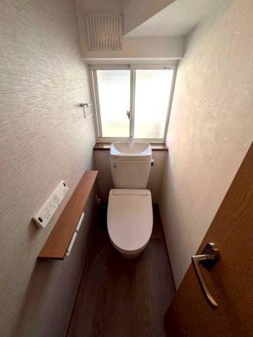 1階お手洗いになります。トイレは未使用、新品交換済♪