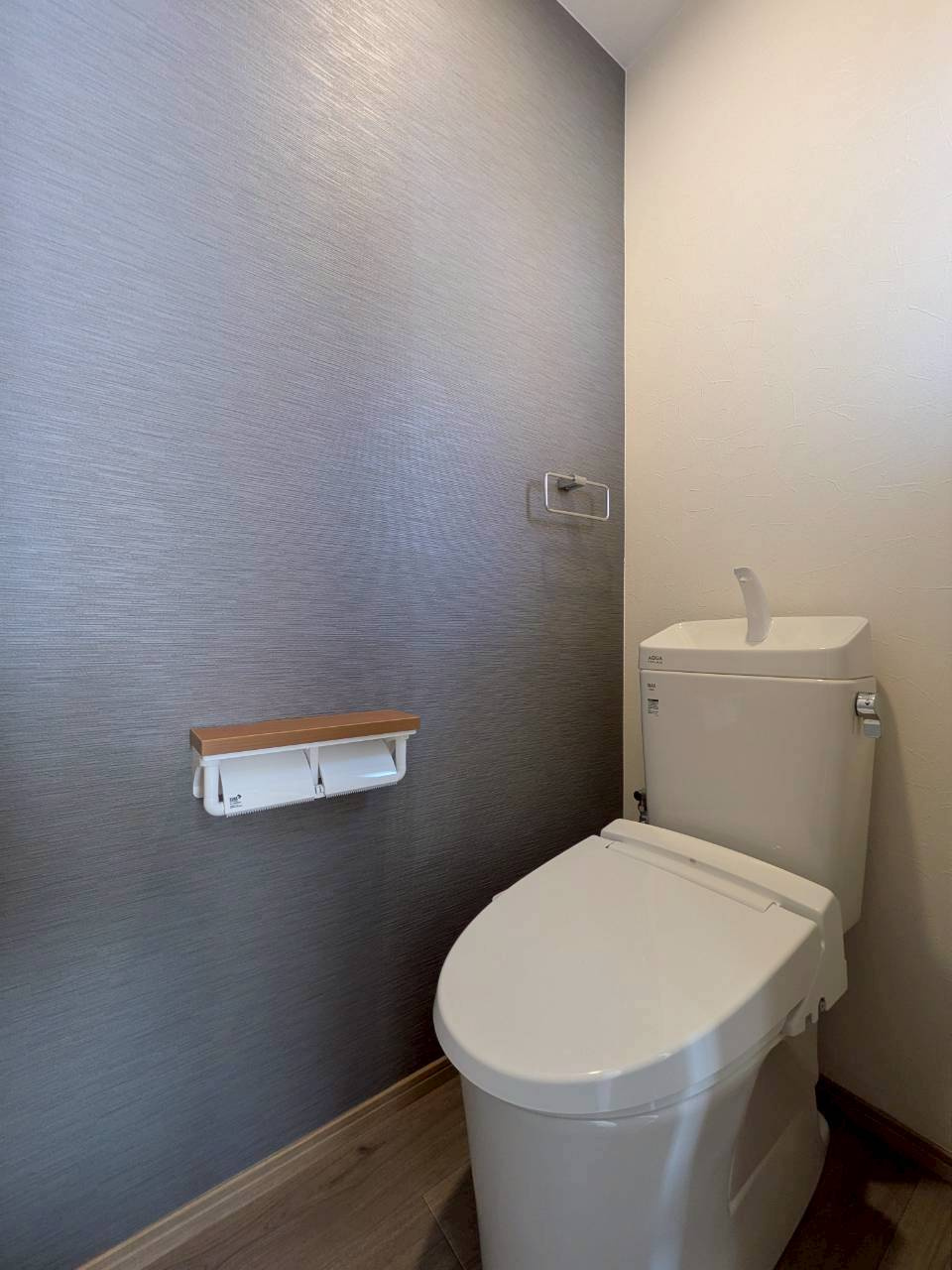 2階お手洗いになります。トイレは未使用、新品交換済♪