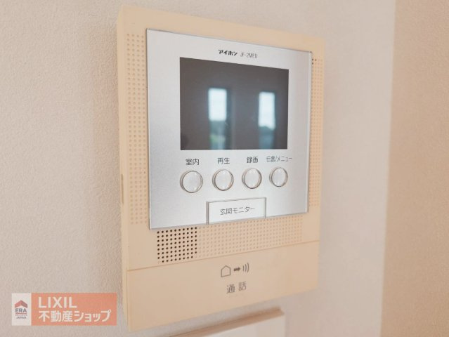 【TVインターホン】現地写真。カラーTVインターホン。