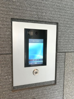 顔認証セキュリティシステムが導入されていてセキュリティが高いです