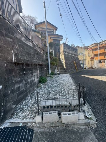 車種制限有。かなり狭いので現地でお試し下さい。