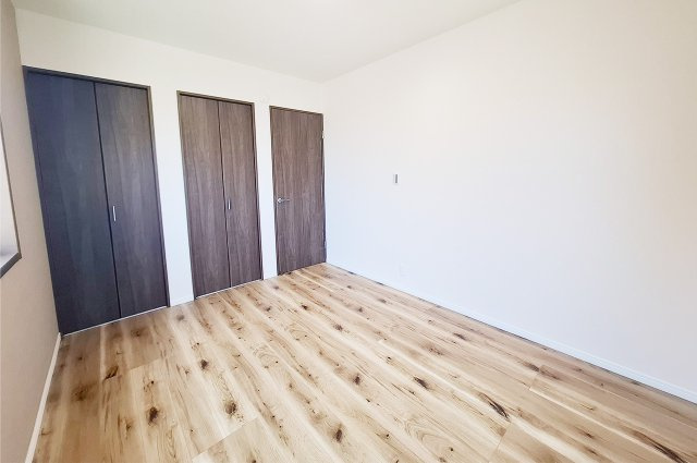 洋室3：約6帖の洋室は趣味部屋や子供部屋など用途に合わせて幅広く利用できます。