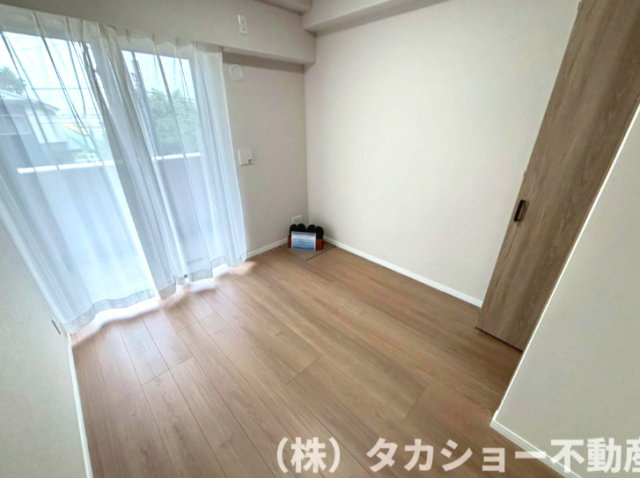 ゆったりした洋室です