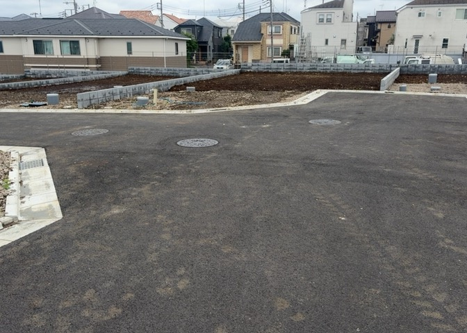 隣家の土地はどうなっているのか、生活利便施設が近くにあるのか、学校まで近いかなど、お客様のライフスタイルにあわせたイメージが重要です。また、近くにあると困る施設が近くにないかも確認するといいでしょう。