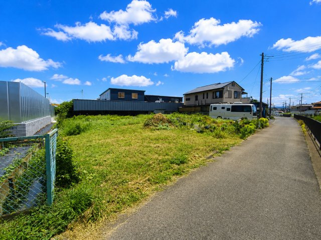 前面道路含む現地写真です