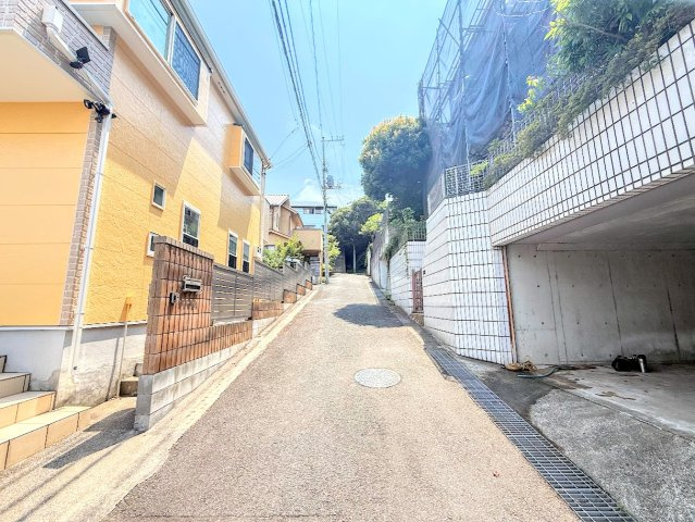 ◆前面道路も幅員があり車の運転も安心！前面道路は閑静な住宅地。車通りの少ない道路です。お子様にも安心です。