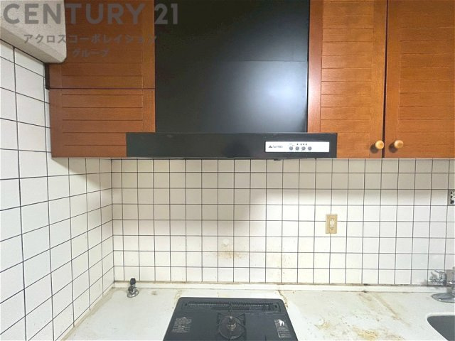パワフルな吸引力で調理中の臭気等をしっかり処理してくれ、室内を快適に保ってくれます。