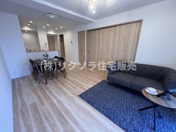 メイプルパークスクエア西弐番街の居間