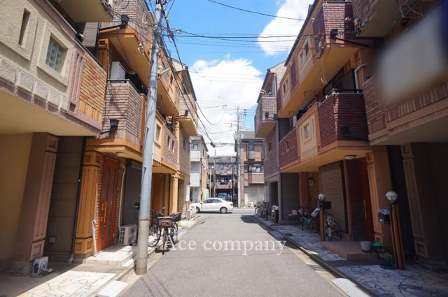 【前面道路：幅員約4ｍ】前道は通り抜けができず、小さなお子様にも安心です♪