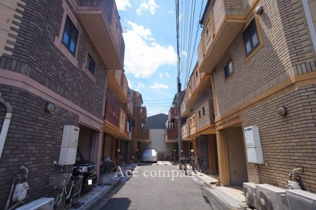 【前面道路：幅員約4ｍ】前道は通り抜けができず、小さなお子様にも安心です♪