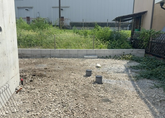 土地を買う際、住む地域の自治体や福祉の補助制度にも注目してみましょう。子供や老人の医療補助やゴミ出しのルールなど、自治体によってルールに大きな違いがあるため、暮らしやすい土地で判断するとよいでしょう。