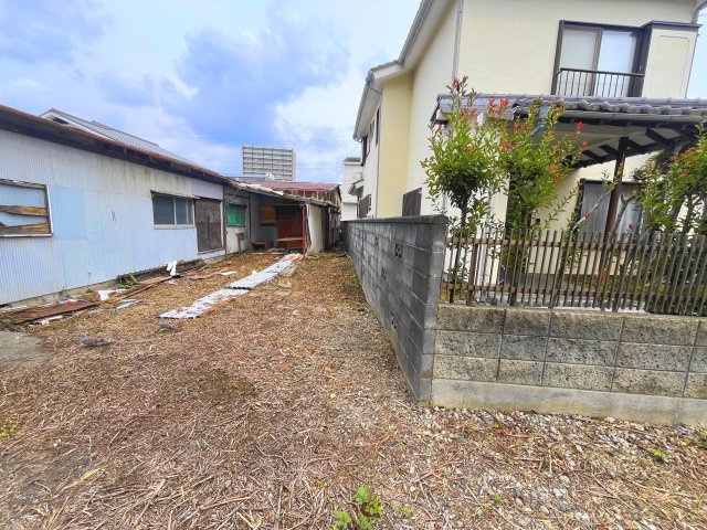 駅徒歩5分の売地です！
