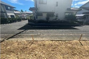 前面道路の道幅が6ｍと広めなので、お車の出し入れがスムーズにできます。