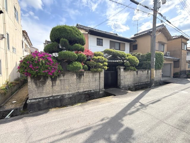 落ち着いた雰囲気の外観です