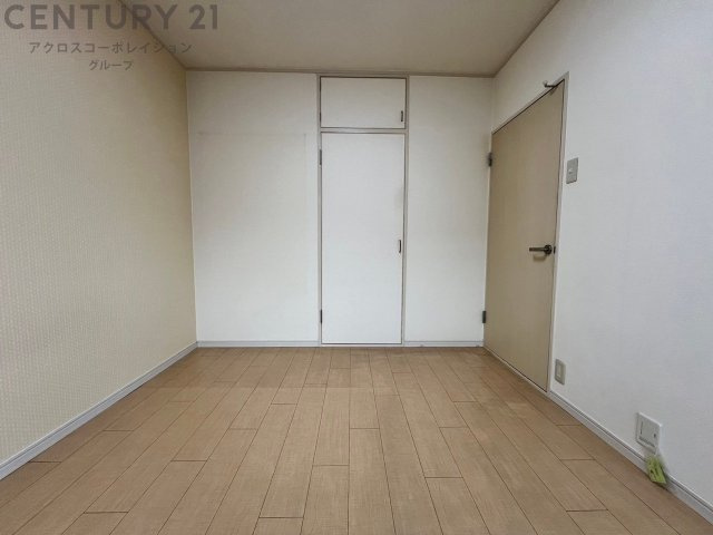 創造性や成長を促す遊びの空間を提供。学習や趣味に集中できる環境を整えます。個別のプライベートスペースは自己表現と自立心を育み、心地よい睡眠環境を整えリラックスできる場所を提供。