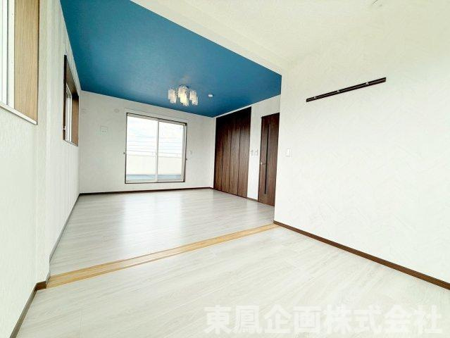 11.9帖の洋室です