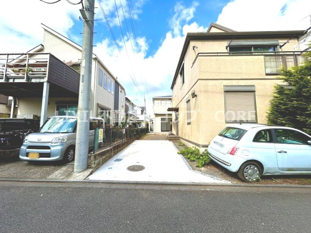 自転車やバイクなど、ゆとりのある敷地で置き場所に困ることはないでしょう。