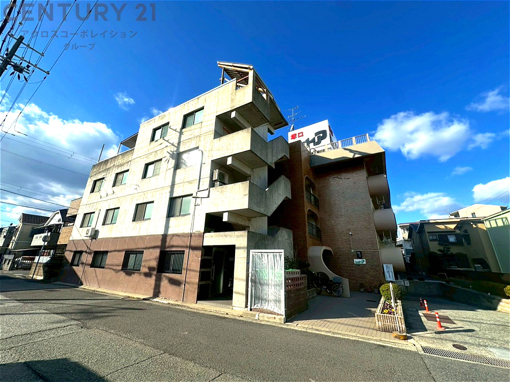 鉄筋コンクリート造3階建て