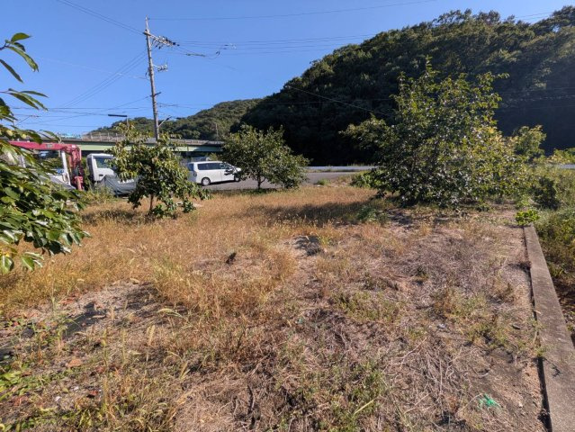 約84坪の広々とした土地のため、住まいを建築するスペースに加えて、お庭や家庭菜園、趣味を楽しむスペースなど、ゆとりを持った土地利用を検討できます。沼隈町草深エリアならではの環境も魅力となってます。