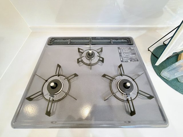 三口コンロで料理も楽しいですよ♪