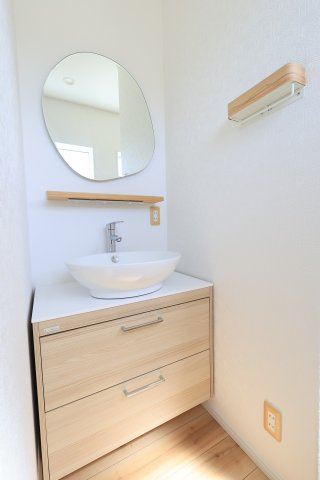 独立した手洗い器を設置。ゲストの方も気兼ねなく使えます