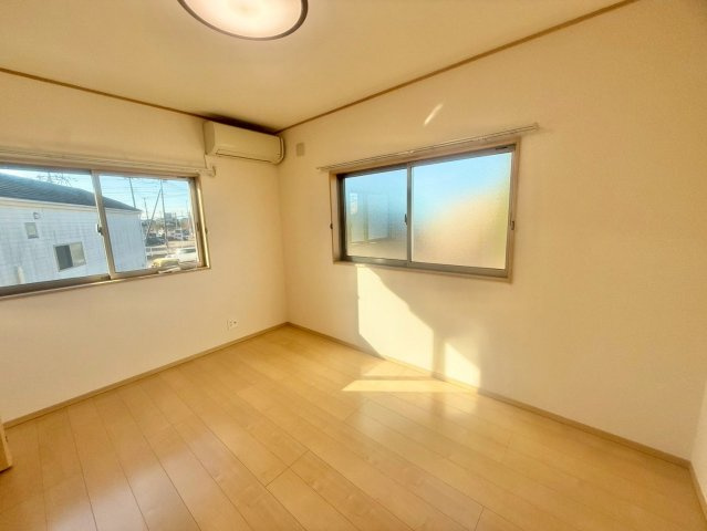2階の洋室です。6.5帖です