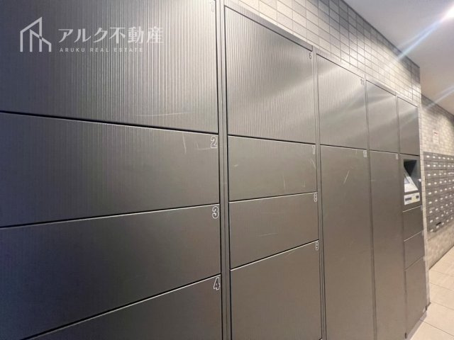 宅配ボックス完備
