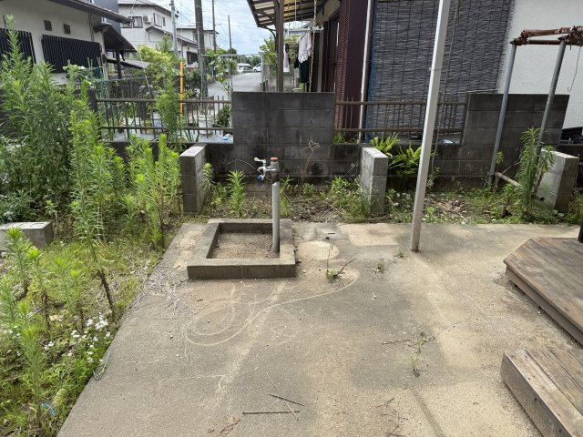 便利な屋外立水栓付き。お庭の水やりや洗車作業もスムーズです。