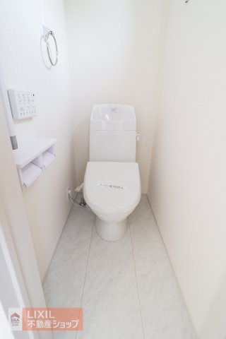 温水洗浄暖房便座を標準搭載しておりますので、清潔で快適にご使用いただけます。