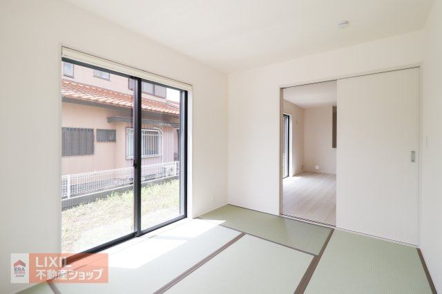 ゴロゴロと寝転がれる和室は、家事の合間のリフレッシュスペースや、アイロン掛けなどの家事空間にもオススメです。