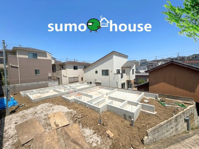 前面道路含む現地写真です
