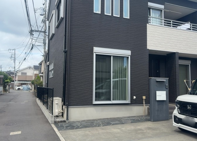 土地の地勢が高台の場合、景色を綺麗にみることができ、景色にこだわってお家探ししている方におすすめです！また平坦地よりも風通しがいいというメリットがあります。デメリットもあるので是非現地でご確認下さい。