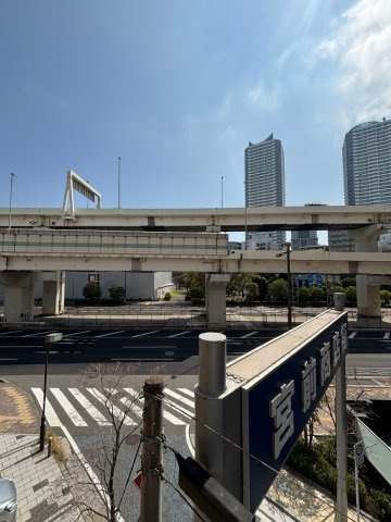 横浜港方面を望めます。