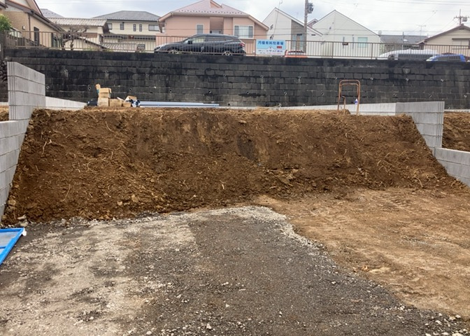 物件の詳細については、現地を見てわかること以外に、役所や法務局などで調べないとわからないことがあります。そのため、現地に行く場合は、もしこの物件を買ったらどのような生活ができるかをイメージしましょう。