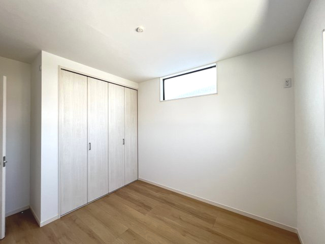 明るい洋室です